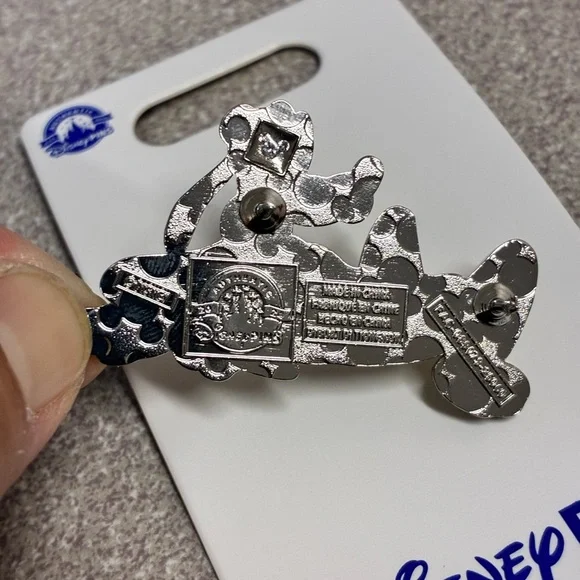 Disney Parks Pluto Metallic Shiny Pin - Picture 4 of 5